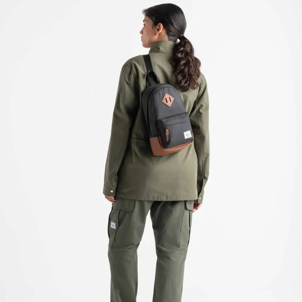 Τσάντα Ώμου Heritage 8L Μαύρη Herschel 18 Τσάντα Ώμου Heritage 8L Μαύρη 1